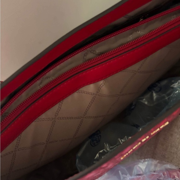 MK purse - Picture 3 of 3